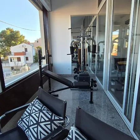 Bella Vista House Apartments, Hot Pool And Jacuzzi Apartment