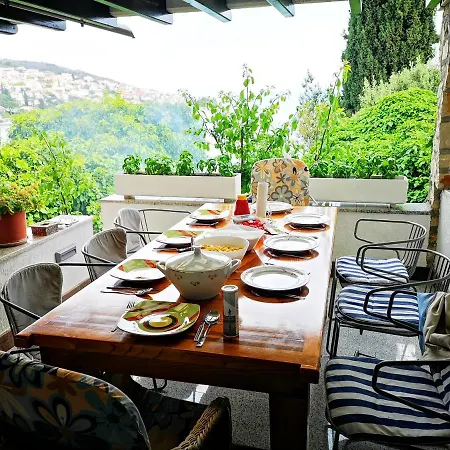 Bella Vista House Apartments, Hot Pool And Jacuzzi