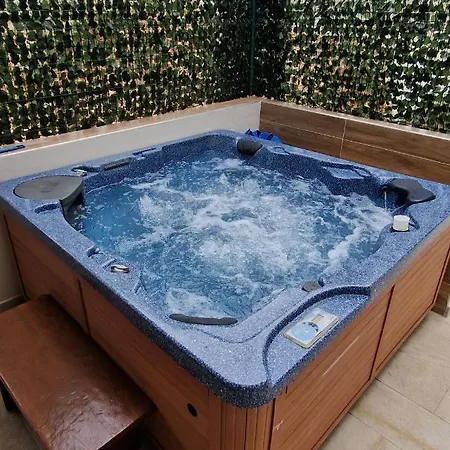 Bella Vista House Apartments, Hot Pool And Jacuzzi